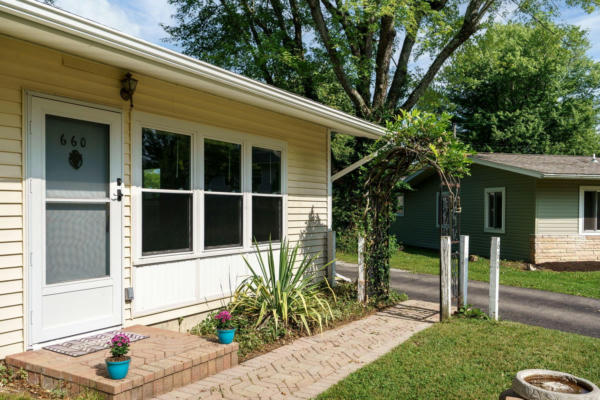 660 KEYSTONE CT, YELLOW SPRINGS, OH 45387, photo 2 of 37